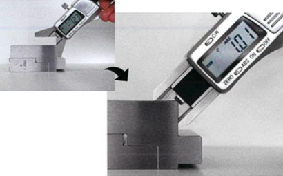 Naito CR0508 Digital Chamfer / Radius Gauge Digital gauge for a 45 degree chamfer offset, corner radius corner or cylinder