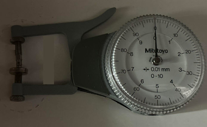 Mitutoyo 209-875 outside Thickness Gauge Range : 0-10mm Resolution :0.01mm with 6mm Flat Anvils