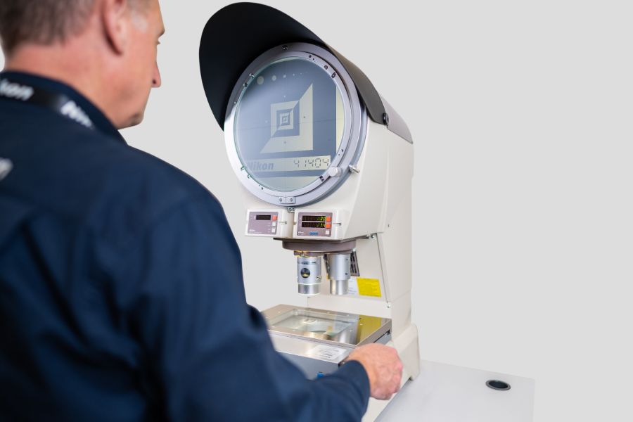 Nikon V-12BDC Optical Projector, 300mm Screen, 150 x 100mm stage and 10X lens