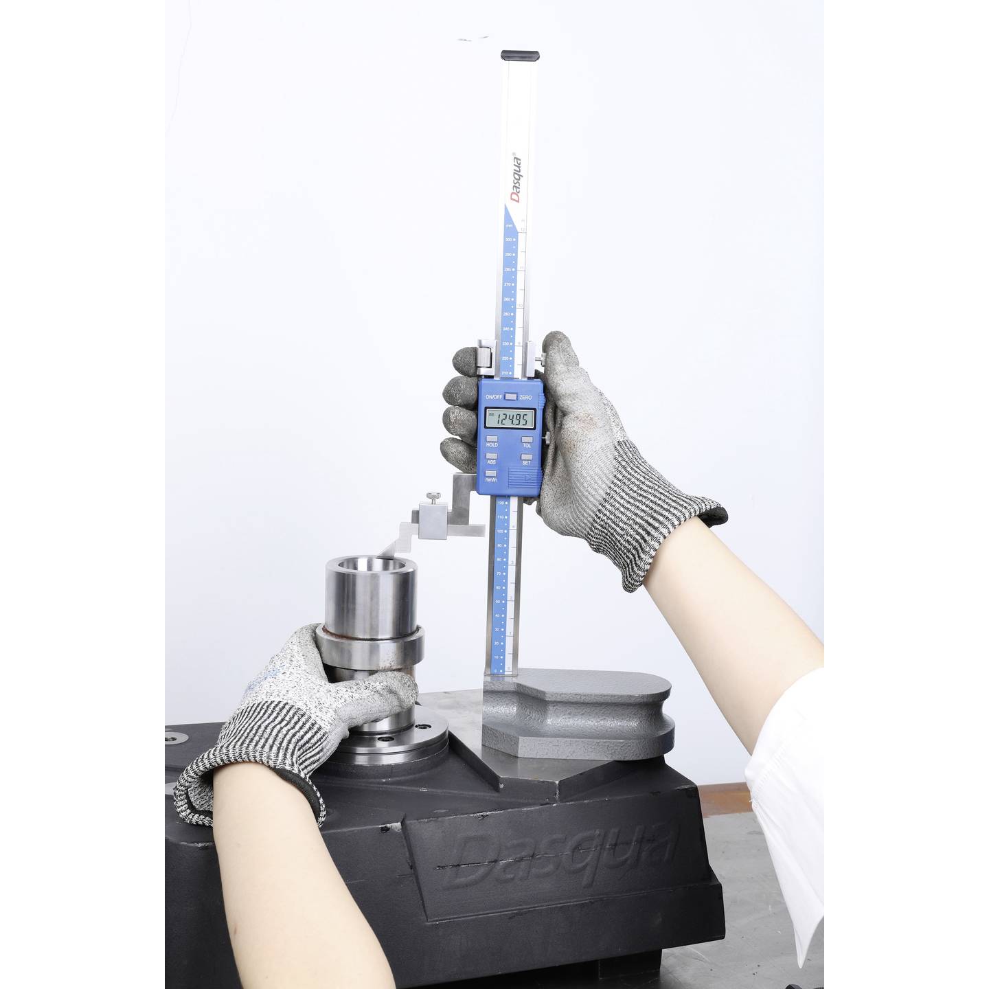 Dasqua Digital Height Gauge 0-12″ / 0-300mm 3130-8119 Resolution .01mm/.0005"