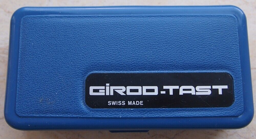 Girod Horizontal Indicator GT 1253, Graduation: .002mm, Range: 0.2mm, Reading: 0-100-0, Face 27.4mm, Stylus 12mm. DIN 2270