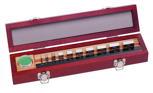 Mitutoyo 516-334-22 Micrometer Check Set .0625, .100, .125, .200, .250, .300, .500, 1, 2” • Optical parallel (t = .5") Accuracy : Grade 2 Optical Parallel : 30mm diameter
